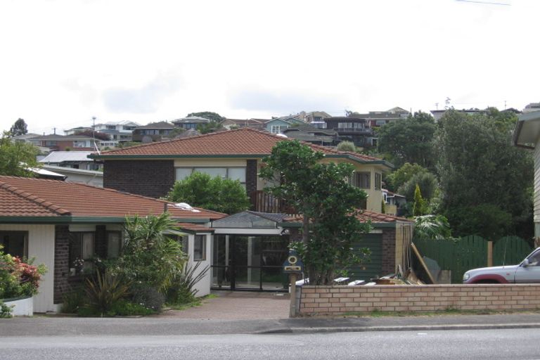 Photo of property in 2/20 Inga Road, Castor Bay, Auckland, 0620