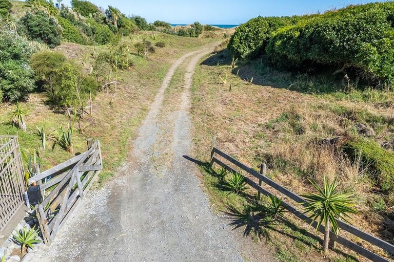 Photo of property in 47 Pingoa Lane, Peka Peka, Waikanae, 5391