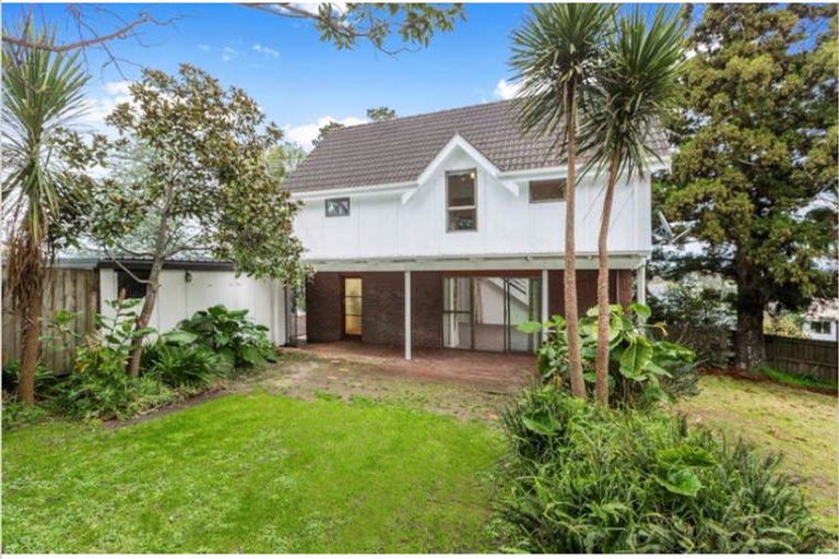 Photo of property in 2/42 Tree View Avenue, Glenfield, Auckland, 0629