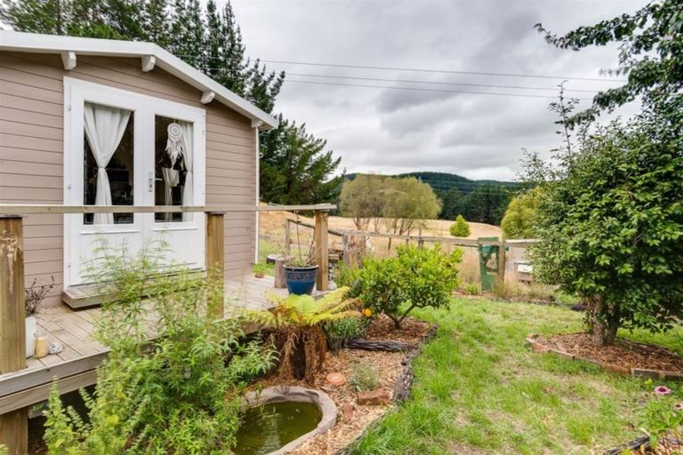 Photo of property in 1400 Taihape Road, Sherenden, Hastings, 4179