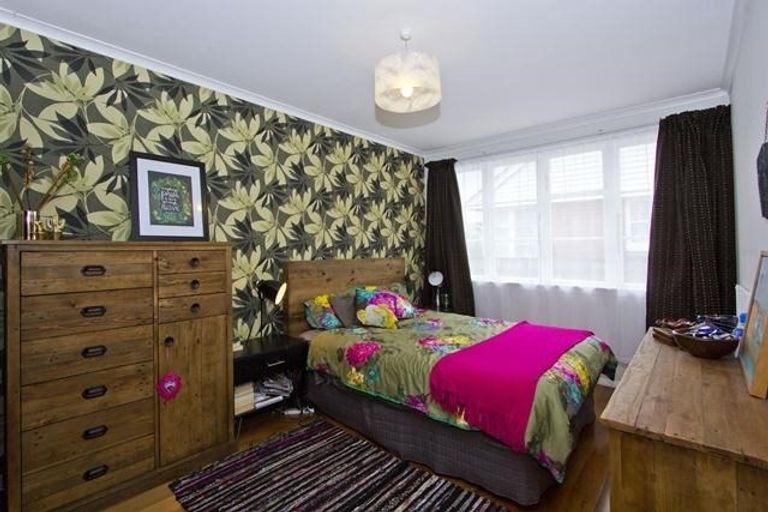 Photo of property in 305 Oxford Terrace, Avalon, Lower Hutt, 5011