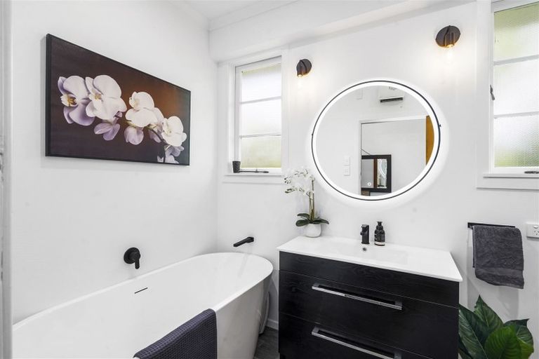 Photo of property in 302 Cambridge Road, Hillcrest, Hamilton, 3216