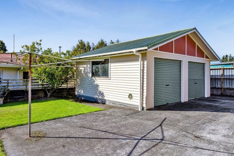 Photo of property in 22 Karaka Street, Inglewood, 4330