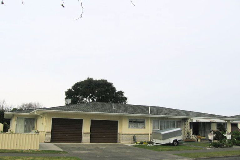 Photo of property in 2/4 Mckeefry Avenue, Greenmeadows, Napier, 4112
