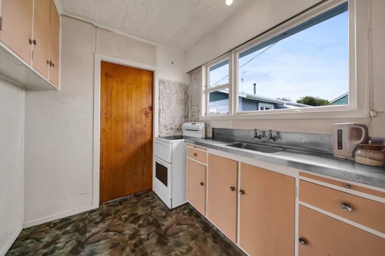 Photo of property in 52a Blake Street, Waitara, 4320