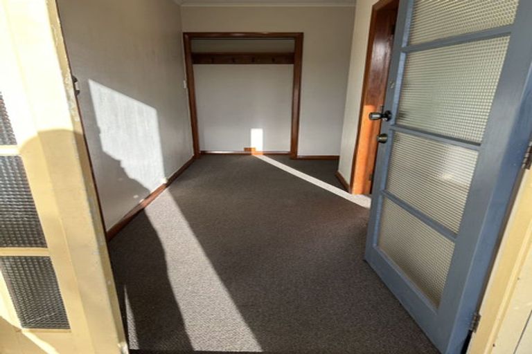 Photo of property in 10 Tilbury Avenue, Hokowhitu, Palmerston North, 4410