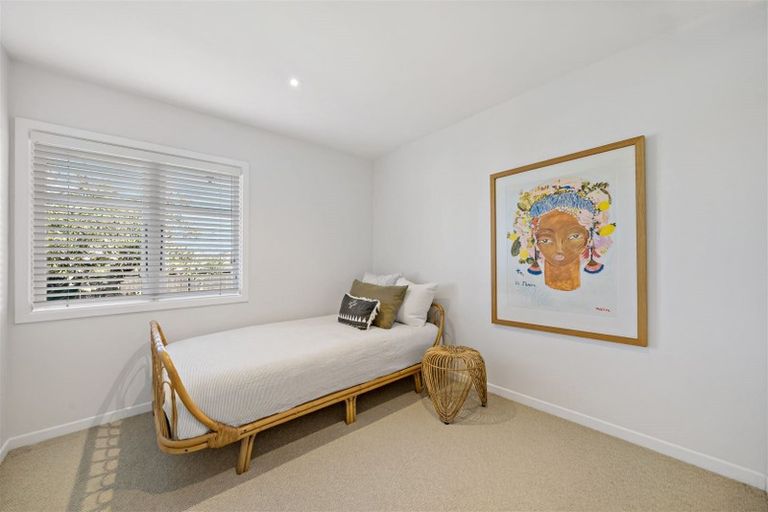 Photo of property in 17 Karamu Street, Te Atatu Peninsula, Auckland, 0610