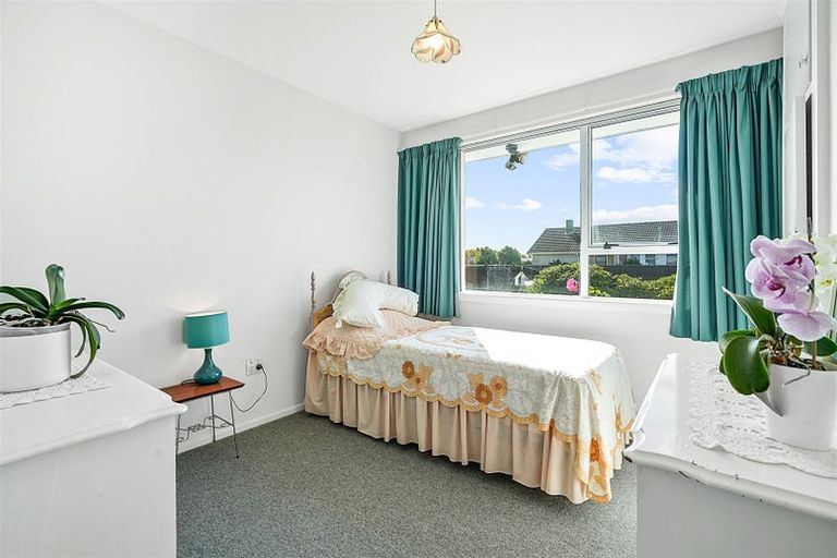 Photo of property in 2 Whelan Place, Hei Hei, Christchurch, 8042