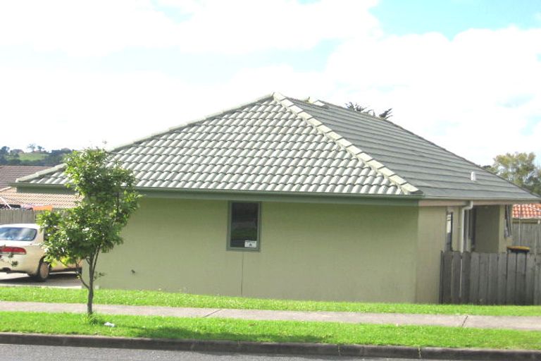 Photo of property in 174 Bruce Mclaren Road, Henderson, Auckland, 0612