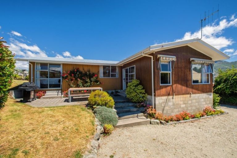 Photo of property in 4 Clematis Court, Wanaka, 9305