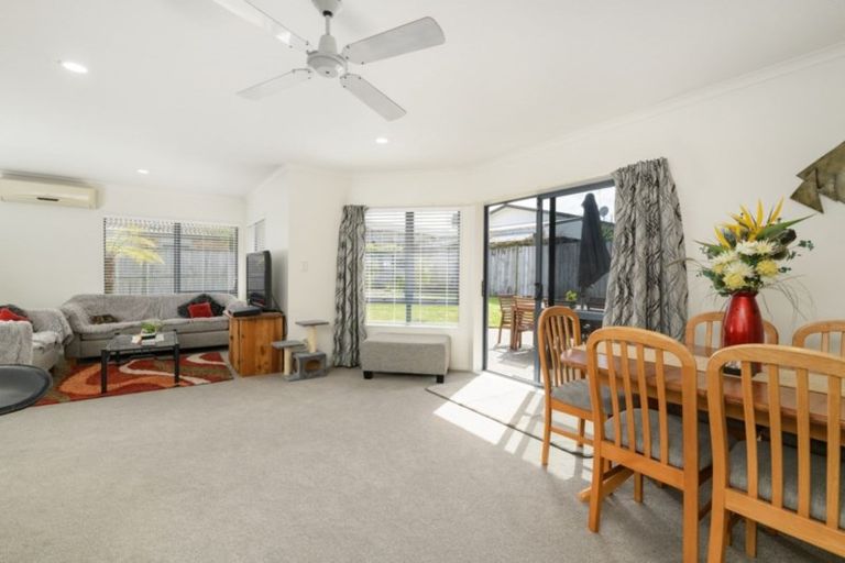 Photo of property in 73 Santa Monica Drive, Papamoa Beach, Papamoa, 3118