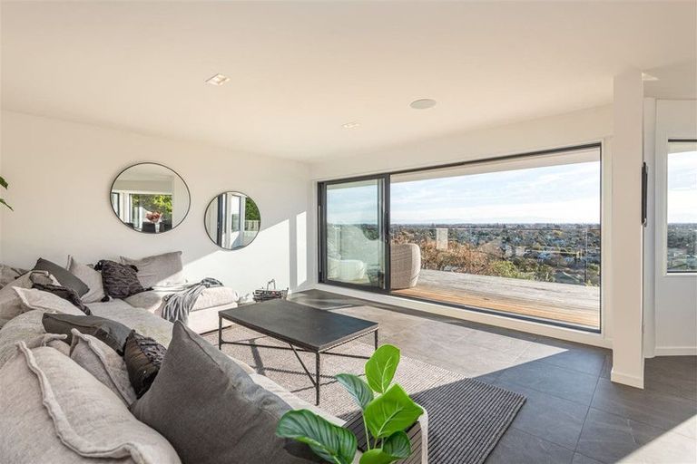 Photo of property in 15 Woodlau Rise, Huntsbury, Christchurch, 8022