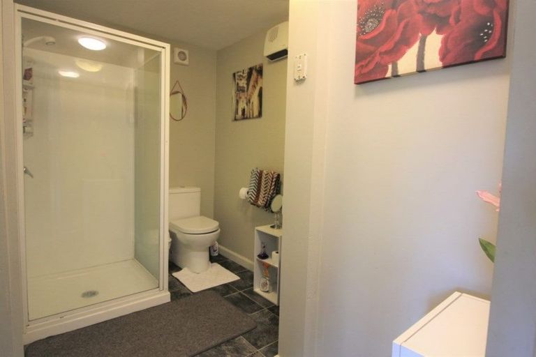 Photo of property in 28 Sarsfield Street, Southbridge, 7602