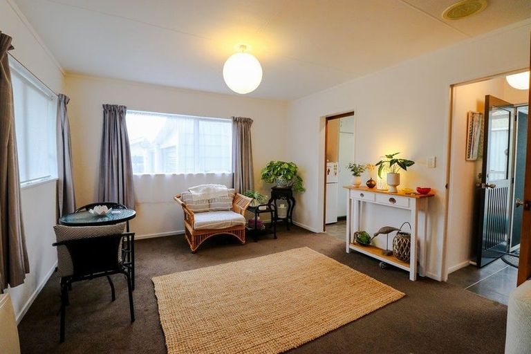 Photo of property in 2 Rangiora Street, Castlecliff, Whanganui, 4501