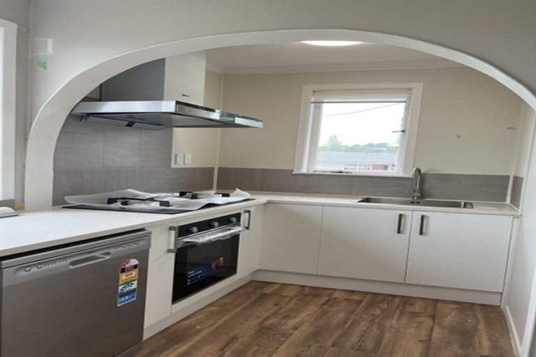 Photo of property in 36 Meilland Place, Glen Eden, Auckland, 0602