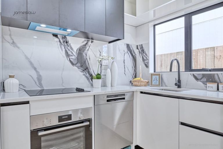 Photo of property in 13b Parkview Place, Pakuranga, Auckland, 2010