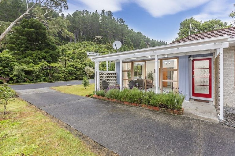 Photo of property in 1/110 Pinehaven Road, Pinehaven, Upper Hutt, 5019