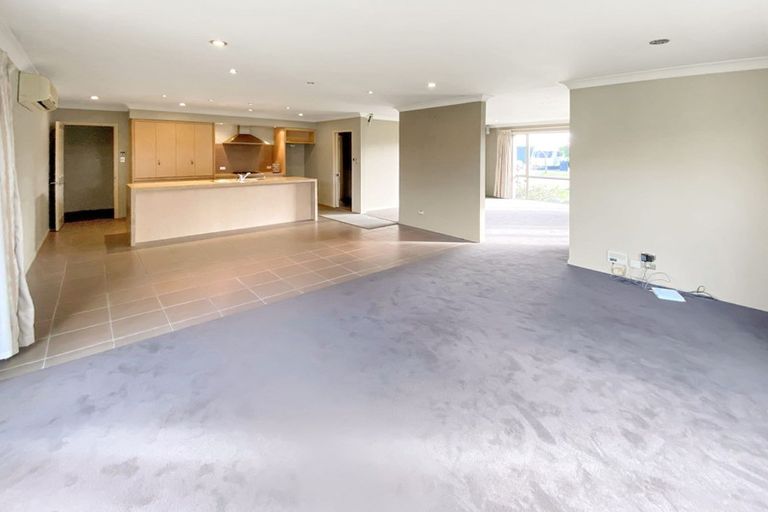 Photo of property in 2 Rooney Place, Aidanfield, Christchurch, 8025