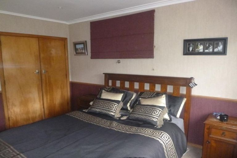 Photo of property in 57 Wyndham Road, Pinehaven, Upper Hutt, 5019