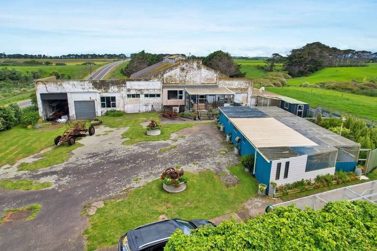 Photo of property in 2604 South Road, Otakeho, Hawera, 4678