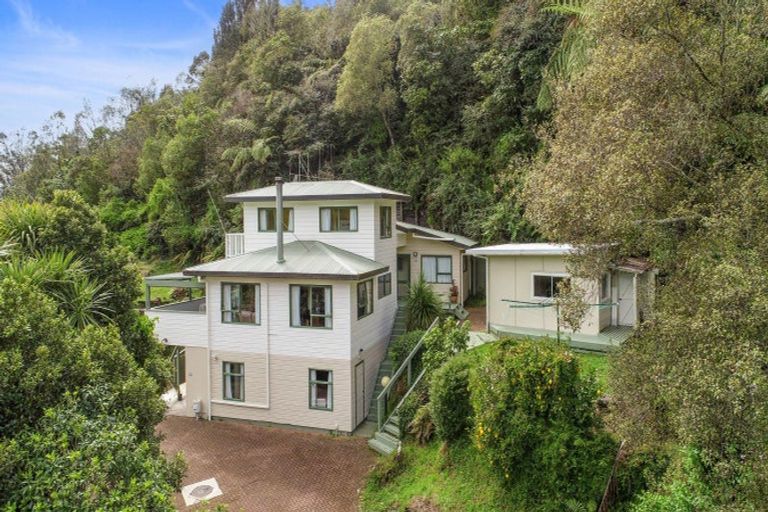 Photo of property in 29 Lake Okataina Road, Lake Okataina, Rotorua, 3074