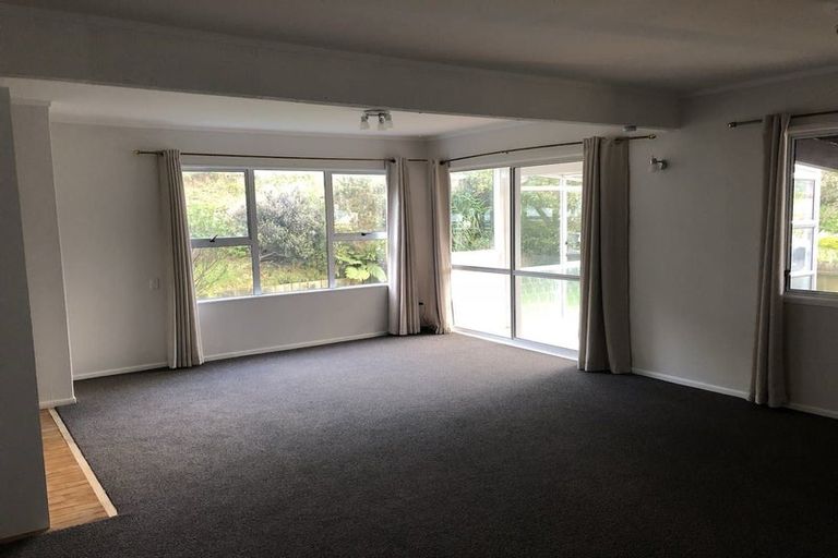 Photo of property in 29 Hollydale Grove, Churton Park, Wellington, 6037