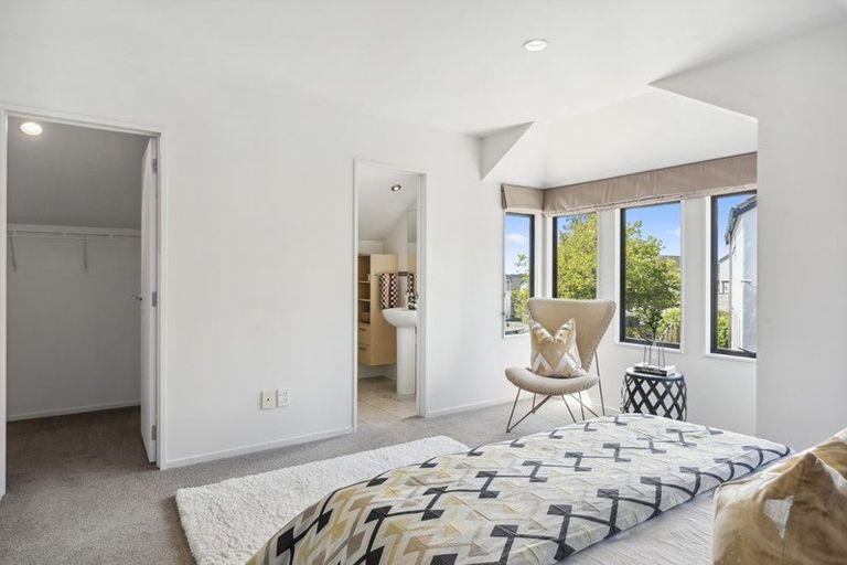 Photo of property in 9/64 Schnapper Rock Road, Schnapper Rock, Auckland, 0632