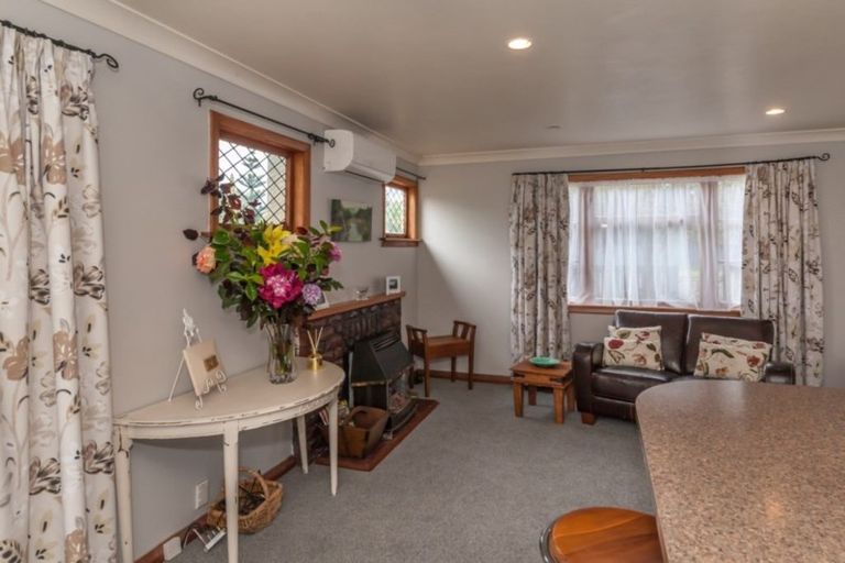 Photo of property in 44 Mckenzie Street, Levin, 5510