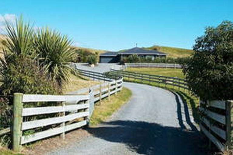 Photo of property in 171 Derham Road, Te Horo, Otaki, 5581