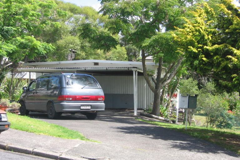 Photo of property in 2/26 Ludlow Terrace, Totara Vale, Auckland, 0627