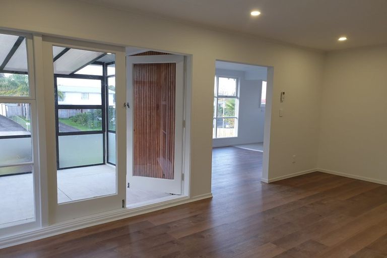 Photo of property in 43 Larne Avenue, Pakuranga Heights, Auckland, 2010