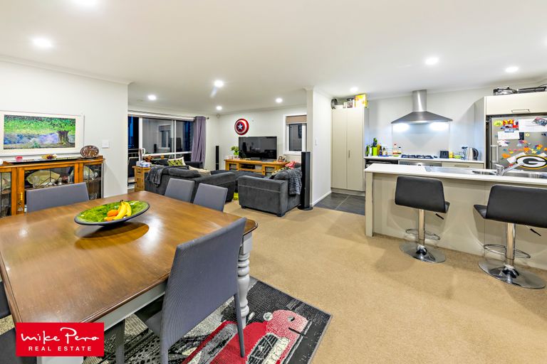 Photo of property in 10 Fernly Rise, Flat Bush, Auckland, 2019