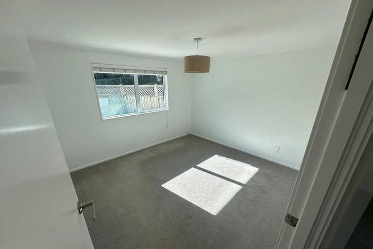 Photo of property in 2/130 Spinella Drive, Bayview, Auckland, 0629