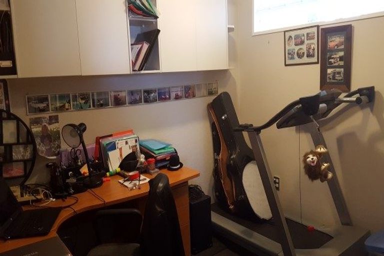 Photo of property in 10 Kilsyth Street, Karori, Wellington, 6012