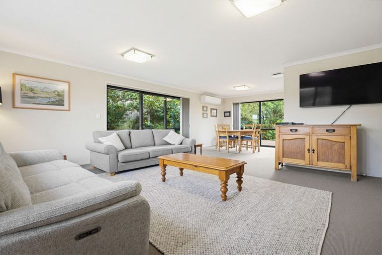 Photo of property in 180 Saint James Drive, Huntington, Hamilton, 3210