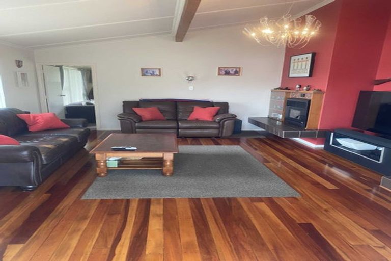 Photo of property in 54 Aorangi Road, Paraparaumu, 5032