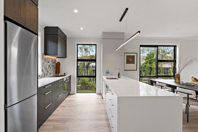 Photo of property in 680 Swanson Road, Swanson, Auckland, 0612