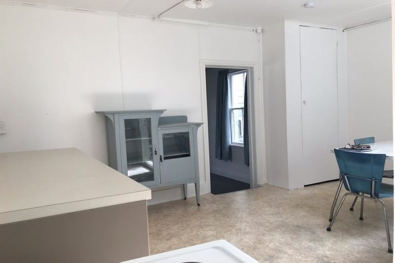 Photo of property in 20 Macdonald Crescent, Te Aro, Wellington, 6011