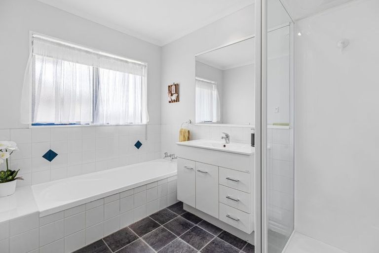 Photo of property in 37 Beachlands Place, Papamoa Beach, Papamoa, 3118