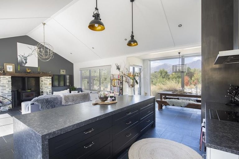 Photo of property in 34 Mountain View Road, Dalefield, Queenstown, 9371