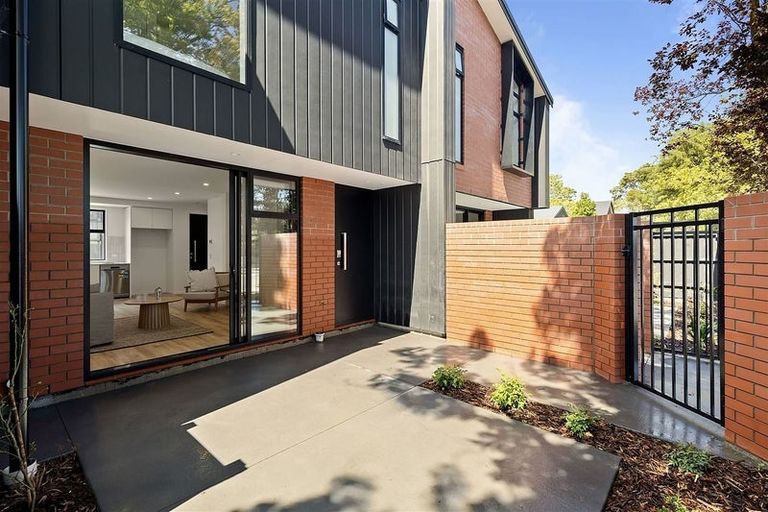 Photo of property in 83c Browns Road, St Albans, Christchurch, 8052