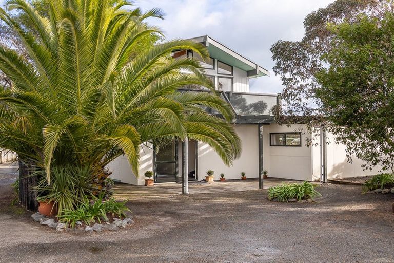 Photo of property in 63 Mazengarb Road, Paraparaumu Beach, Paraparaumu, 5032