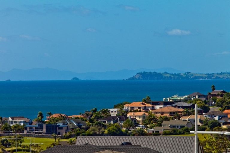 Photo of property in 1 Coastview Lane, Long Bay, Auckland, 0630