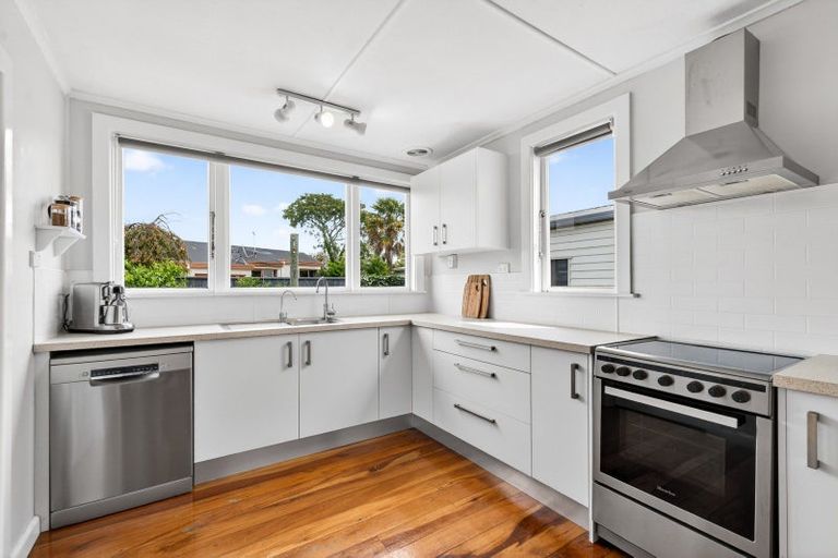 Photo of property in 707 Victoria Street, Parkvale, Hastings, 4122
