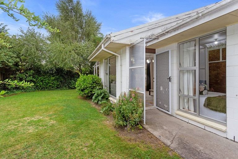 Photo of property in 12 Rolfe Place, Bishopdale, Christchurch, 8053