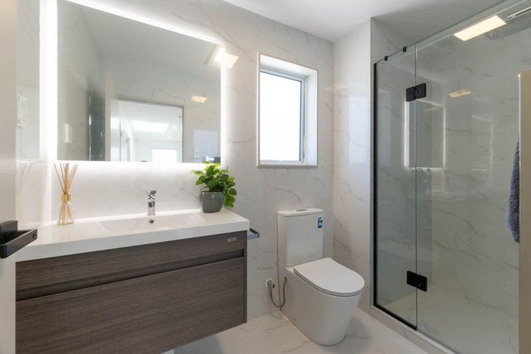 Photo of property in 2/66 Gardner Avenue, New Lynn, Auckland, 0600