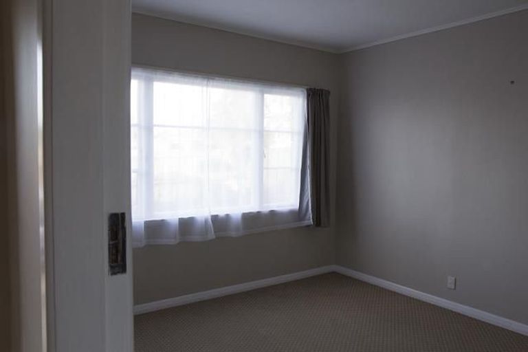 Photo of property in 1/32 Flanshaw Road, Te Atatu South, Auckland, 0610