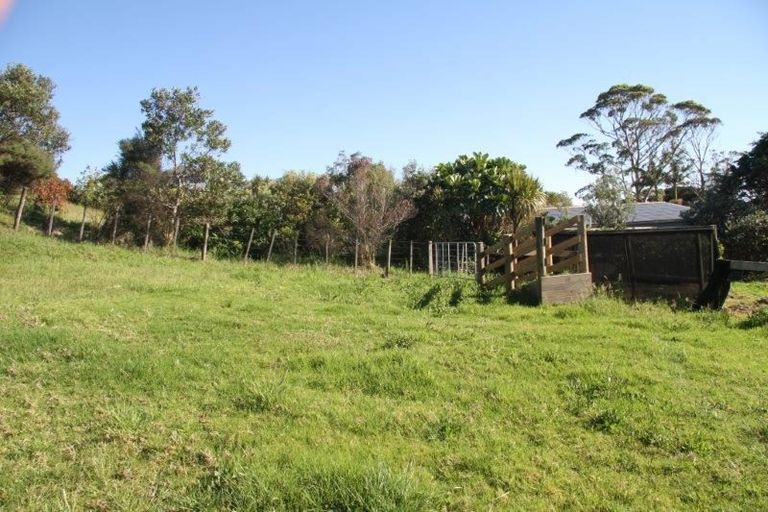 Photo of property in 8 Juniper Road, Sunnynook, Auckland, 0620