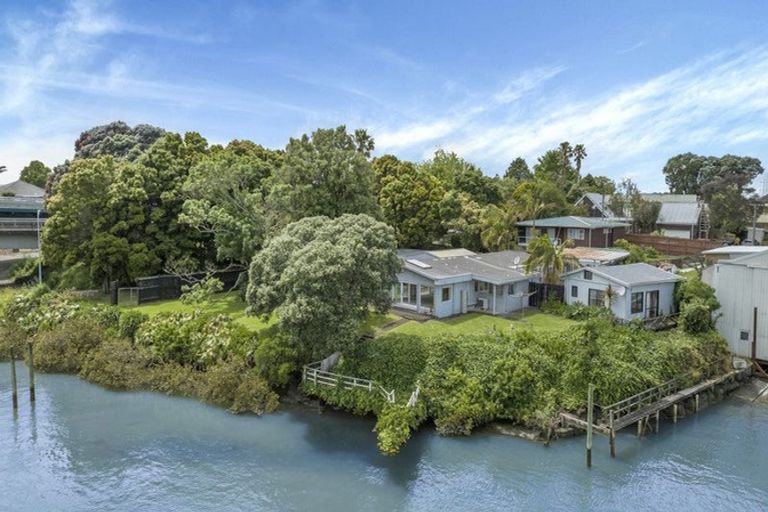 Photo of property in 1 Pakuranga Road, Pakuranga, Auckland, 2010