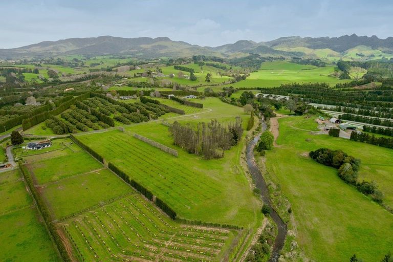 Photo of property in 30b Thompsons Track, Aongatete, 3178